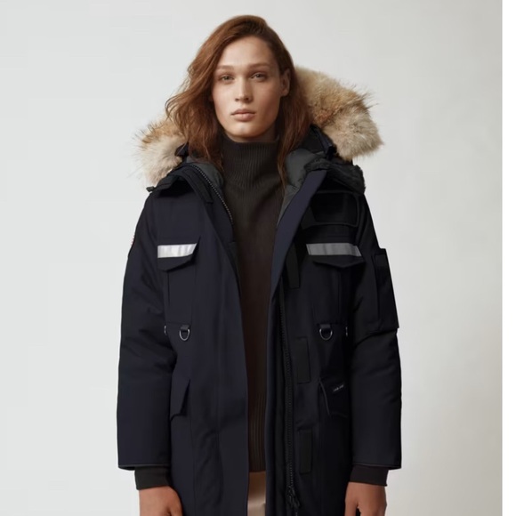 Canada Goose Resolute Parka - the most practical/functional, Canada Goose jacket - Picture 2 of 16